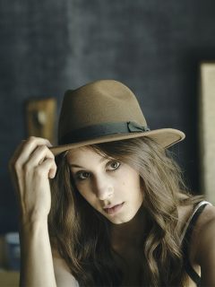 Troian Bellisario